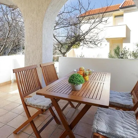 Apartment Bernarda *